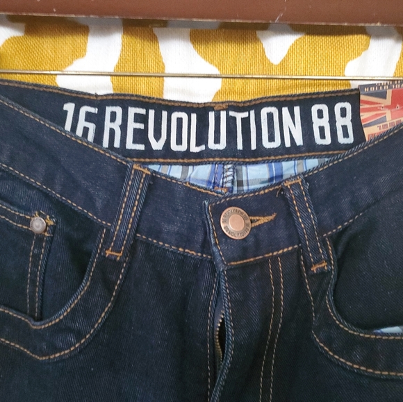 1600 Revolution Jeans - Picture 4 of 5